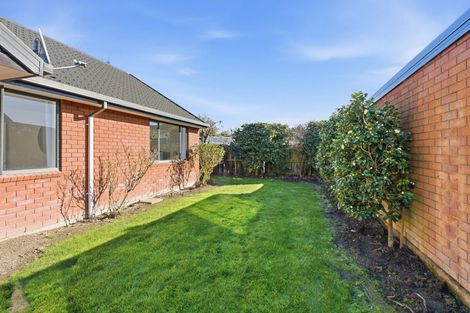 Photo of property in 3/118a Sawyers Arms Road, Northcote, Christchurch, 8052