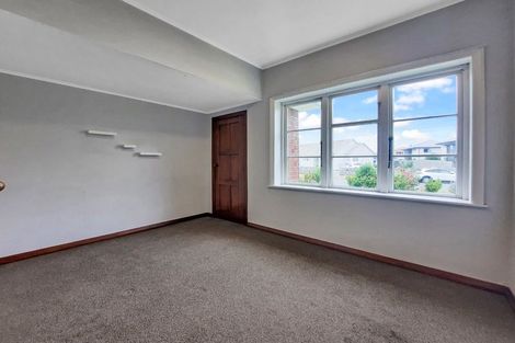 Photo of property in 2 Kawaka Street, Riccarton, Christchurch, 8041