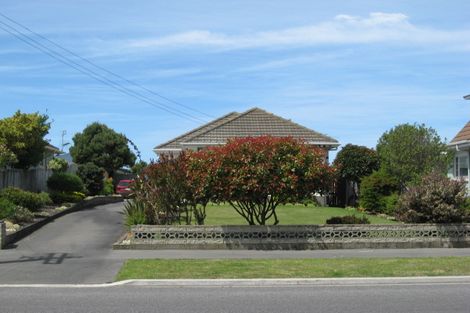 Photo of property in 2/207 Estuary Road, South New Brighton, Christchurch, 8062