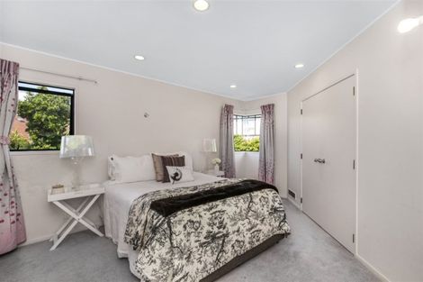 Photo of property in 8 Gillard Place, Eastern Beach, Auckland, 2012