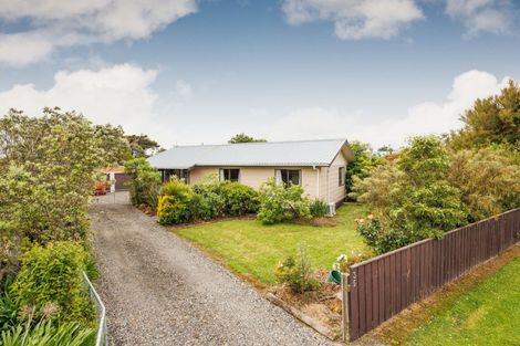 Photo of property in 35 Kowhai Street, Tokomaru, Palmerston North, 4474