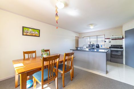 Photo of property in 1/93 Aviemore Drive, Highland Park, Auckland, 2010