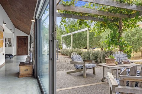 Photo of property in 179 Racecourse Road, Amberley, 7482