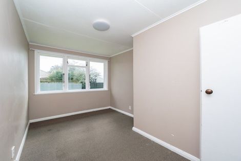 Photo of property in 5 Crewe Crescent, Hokowhitu, Palmerston North, 4410