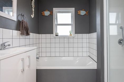 Photo of property in 4 Cranby Crescent, Onekawa, Napier, 4110