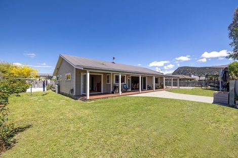 Photo of property in 14 Ash Avenue, Albert Town, Wanaka, 9305