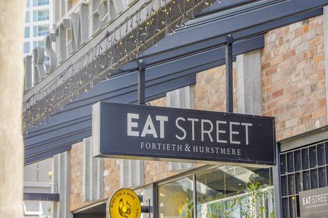 Photo of property in 2d/175 Hurstmere Road, Takapuna, Auckland, 0622