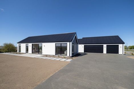 Photo of property in 14 Village Green Drive, Huntingdon, 7774