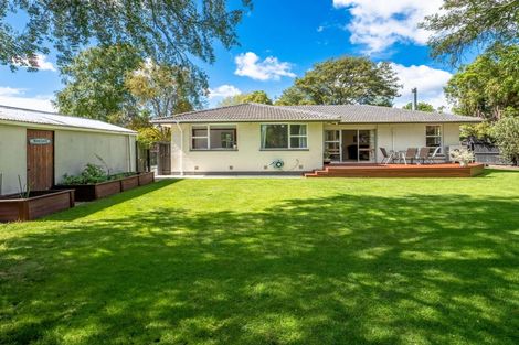 Photo of property in 12 Saunders Place, Redwood, Christchurch, 8051