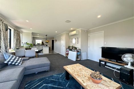 Photo of property in 52 Mawai Hakona Drive, Wallaceville, Upper Hutt, 5018