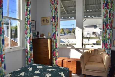 Photo of property in 22 Seddon Street, Levin, 5510