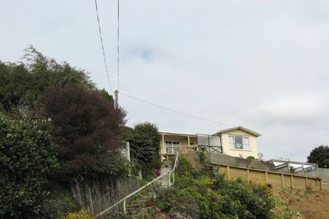 Photo of property in 38 Seaview Road, Marfell, New Plymouth, 4310