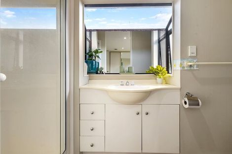 Photo of property in 1 Kenwick Place, Burswood, Auckland, 2013