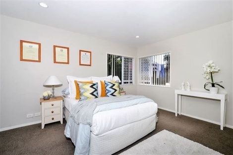 Photo of property in 1 Glucina Avenue, West Harbour, Auckland, 0618