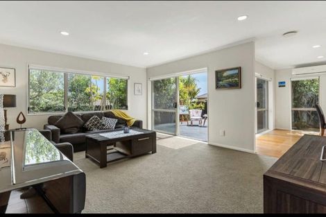 Photo of property in 2/19 Emyvalie Place, Dannemora, Auckland, 2016