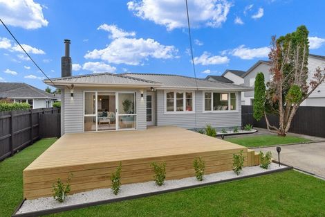 Photo of property in 13 Stokes Avenue, Te Atatu Peninsula, Auckland, 0610
