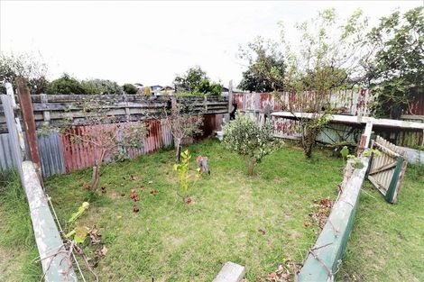 Photo of property in 28 Titoki Street, Castlecliff, Whanganui, 4501