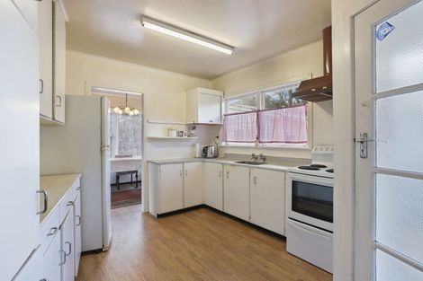 Photo of property in 3 Gill Avenue, Te Atatu Peninsula, Auckland, 0610