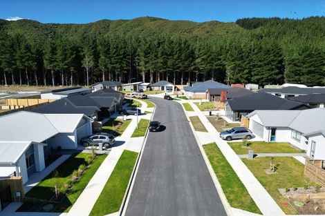 Photo of property in 29 Te Ara O Roimata, Wainuiomata, Lower Hutt, 5014