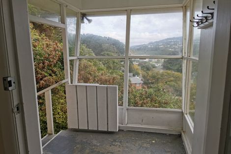 Photo of property in 88 Newlands Road, Newlands, Wellington, 6037
