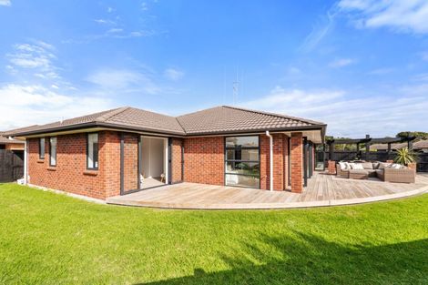 Photo of property in 19 Seabreeze Place, Papamoa Beach, Papamoa, 3118