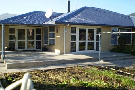 Photo of property in 74-76 Shiel Street, Reefton, 7830