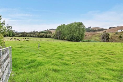 Photo of property in 77 Pataua Road North, Whareora, Whangarei, 0175