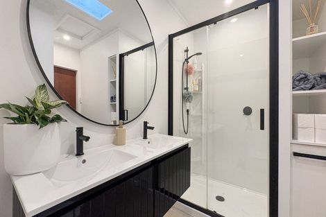 Photo of property in 69b Hartford Crescent, Totara Park, Upper Hutt, 5018