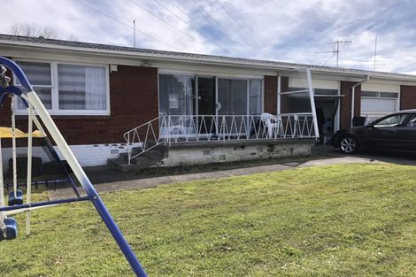 Photo of property in 2/1 Roseburn Place, Pakuranga, Auckland, 2010