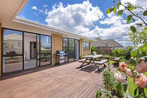 Photo of property in 2/32 Simmental Crescent, Somerville, Auckland, 2014