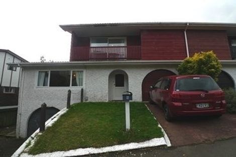 Photo of property in 5 Southern Cross Crescent, Island Bay, Wellington, 6023