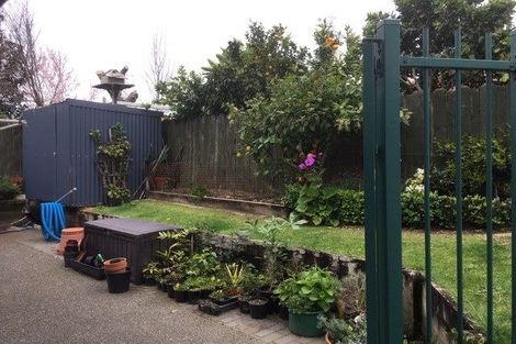 Photo of property in 5 Graham Tagg Close, Pahurehure, Papakura, 2113