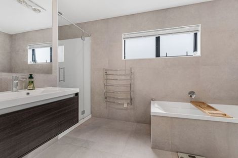 Photo of property in 33 Kabardin Street, Karaka, Papakura, 2113