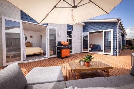 Photo of property in 28 Marion Crescent, Papamoa Beach, Papamoa, 3118