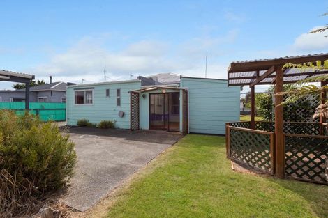 Photo of property in 4 Gladstone Street, Foxton, 4814