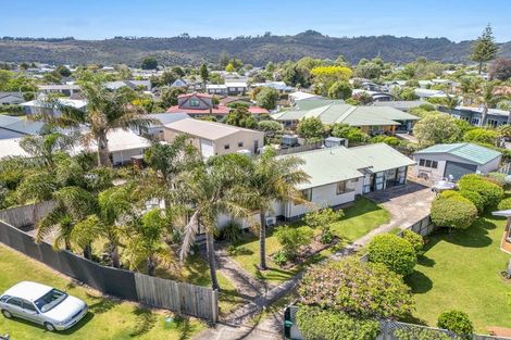 Photo of property in 14 Cholmondeley Crescent, Whitianga, 3510