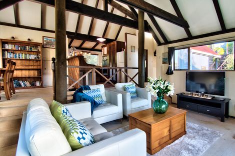 Photo of property in 196 Godley Road, Titirangi, Auckland, 0604