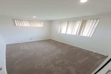 Photo of property in 17 Scotts Field Drive, Takanini, 2112