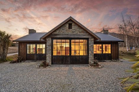 Photo of property in 66 Te Awa Road, Albert Town, Wanaka, 9382