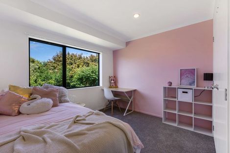 Photo of property in 10 Gleaming Place, Waiuku, 2123