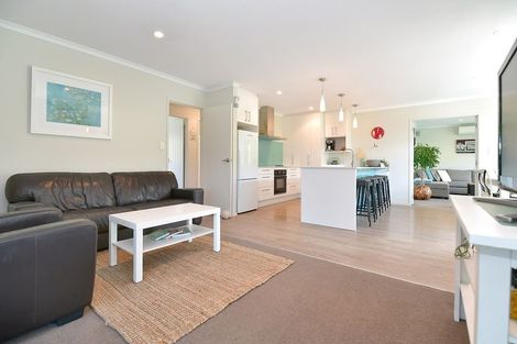 Photo of property in 6 Fendalton Place, Hatfields Beach, Orewa, 0931