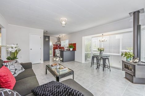 Photo of property in 1/83 Centreway Road, Orewa, 0931