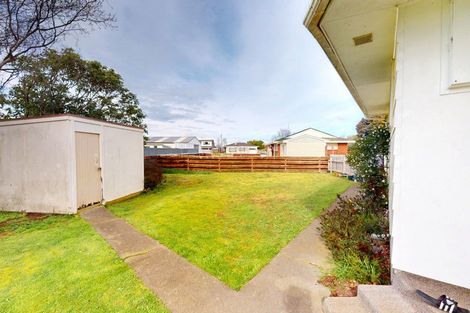 Photo of property in 6 Walker Crescent, Bulls, 4818