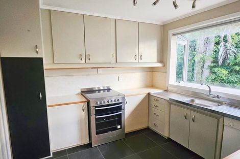 Photo of property in 440 East Coast Road, Windsor Park, Auckland, 0630