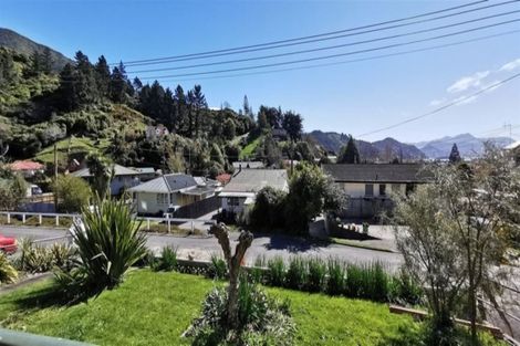 Photo of property in 36 South Terrace, Picton, 7220