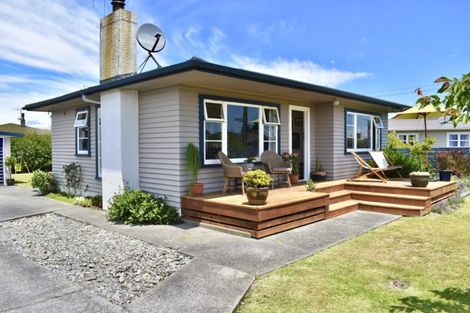 Photo of property in 16 Lemon Street, Otaki, 5512