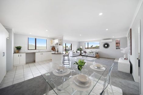 Photo of property in 13 Keri Vista Rise, Papakura, 2110