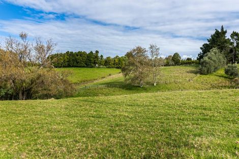 Photo of property in 389 Taupaki Road, Kumeu, 0892