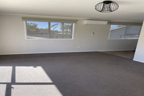 Photo of property in 7 Pitcher Place, Glen Eden, Auckland, 0602