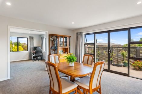 Photo of property in 24 Barry Curtis Place, Levin, 5510